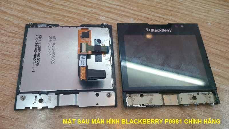 mat sau man hinh blackberry p9981