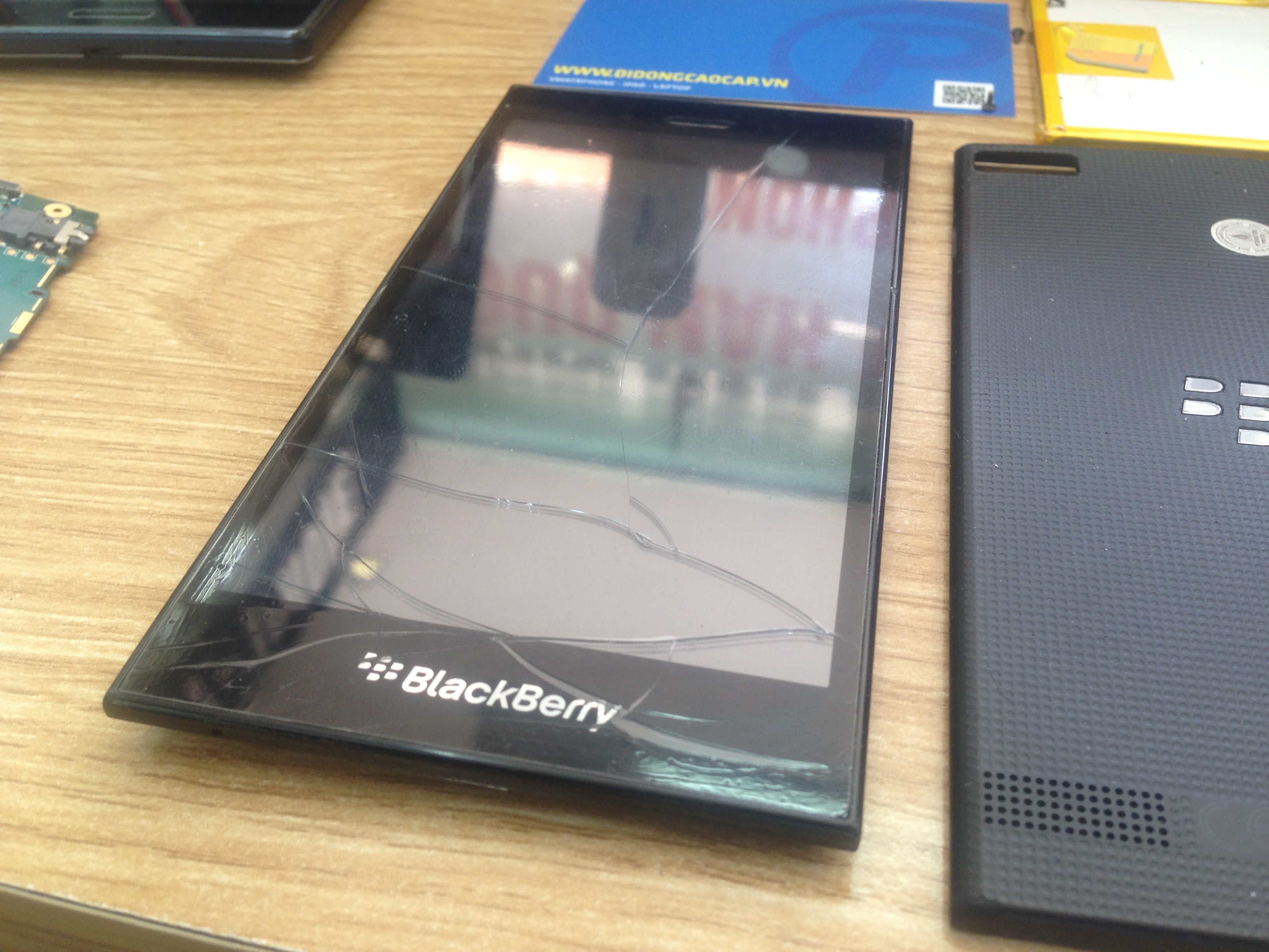 man hinh blackberry Z3