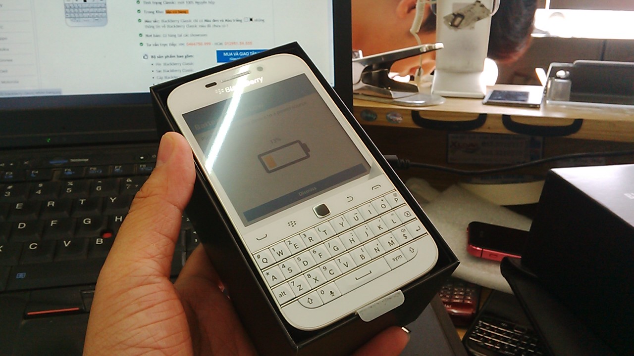 BlackBerry Classic Mau trang