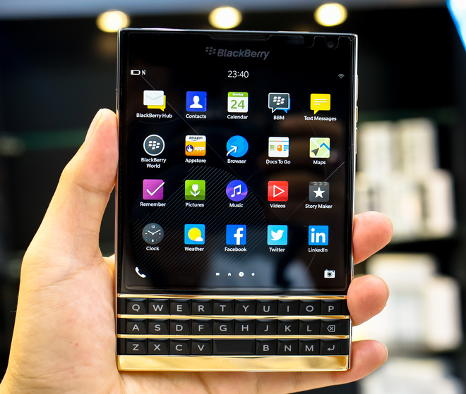 BlackBerry Passport  G-SOLID 750
