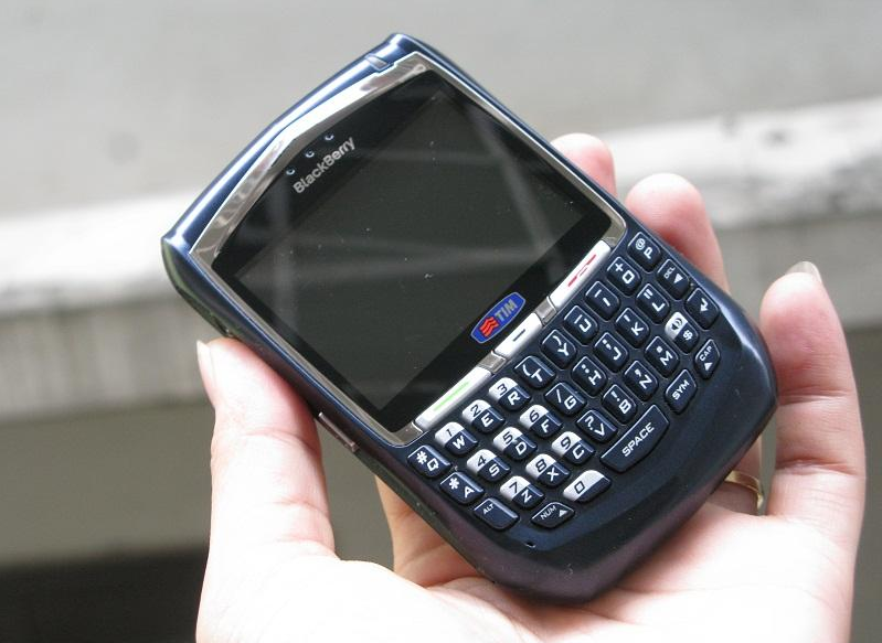 Dien thoai BlackBerry 8700 G