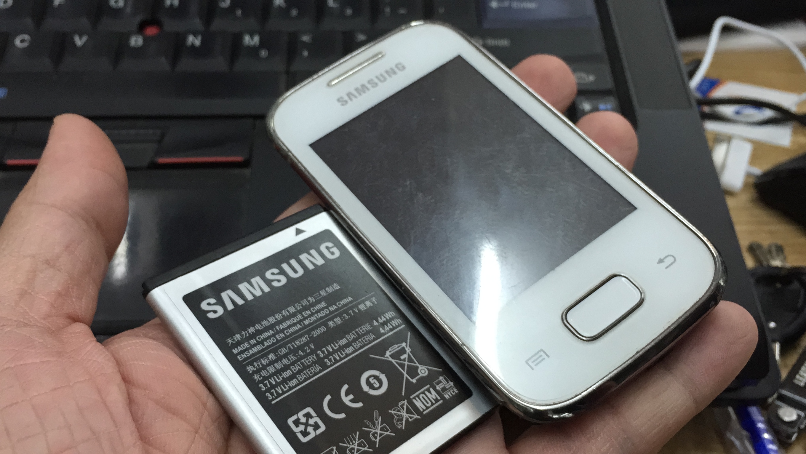 Thay Màn hình Samsung S5300 Galaxy Pocket 