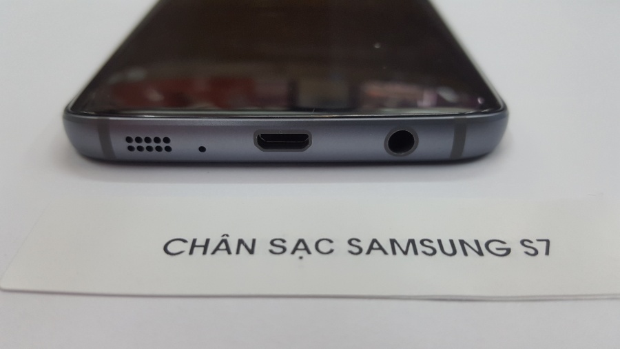 Chan sac Samsung S7