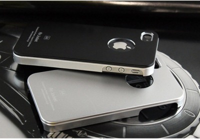 Ốp lưng Iphone 4 kim loại hở logo Táo