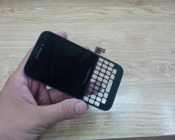 Sửa chữa BlackBerry Q5 thay màn hình cảm ứng pin rung chuông loa trong loa ngoài mic sửa chết nguồn 