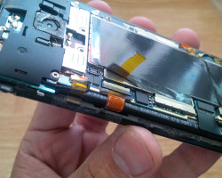 Sửa chữa HTC 8X thay màn hình cảm ứng rung chuông loa mic chân sạc sửa chết nguồn 3g wifi 