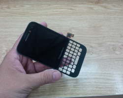 Sửa chữa BlackBerry Q5 thay màn hình cảm ứng pin rung chuông loa trong loa ngoài mic sửa chết nguồn
