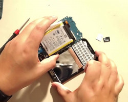 Sửa chữa thay màn hình cảm ứng BLACKBERRY PASSPORT sửa phần cứng phần mềm Passport