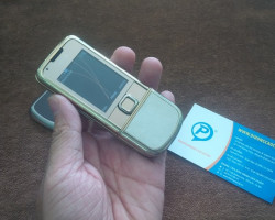 Sửa chữa Nokia 8800 thay màn hình loa trong loa ngoài mic rung chuông chân sạc sửa chết nguồn
