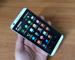 Sửa chữa HTC Desire 820 thay màn hình cảm ứng rung chuông loa mic chân sạc sửa chết nguồn 3g wifi