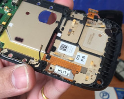 Sửa chữa BlackBerry 9800, 9810 Torch Thay màn hình cảm ứng bàn phím chân sạc mic rung chuông